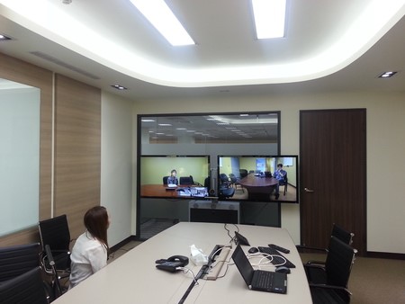 左邊是美國區面試官,右邊是加拿大區面試官,台灣區的面試官是在現場的我。